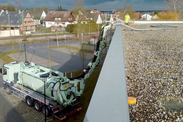 Saugbagger Bod Soden - Flachdachsanierung